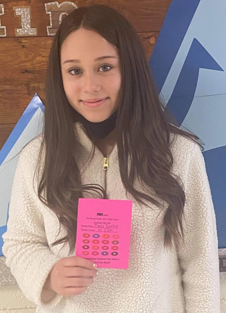 Emily Nunez - 6th - Dee